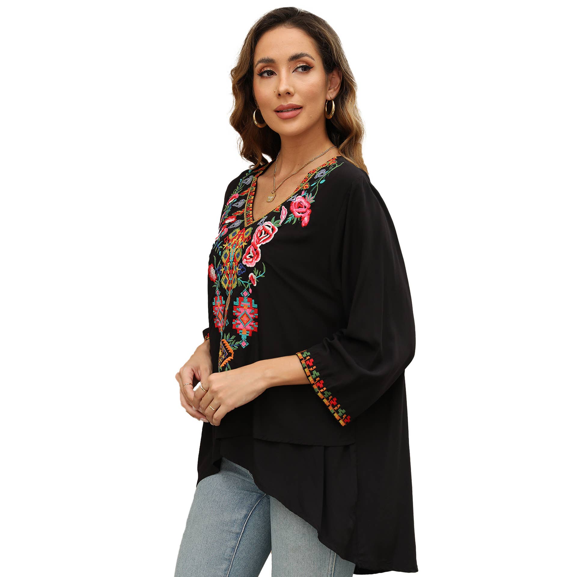 COTTON V-NECK STYLE EMBROIDERED TOP_CWTBLL0825