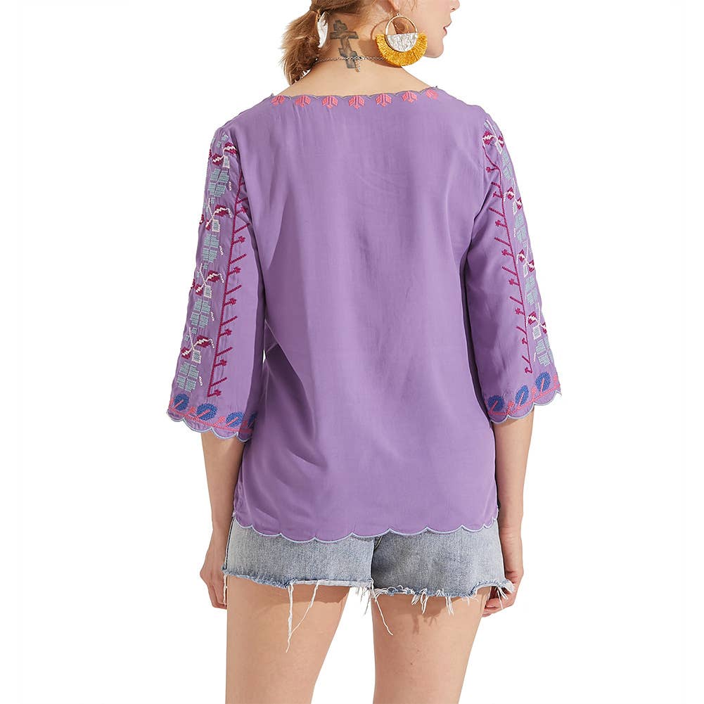 COTTON V-NECK FLORAL EMBROIDERED TOP_CWTBLL0824