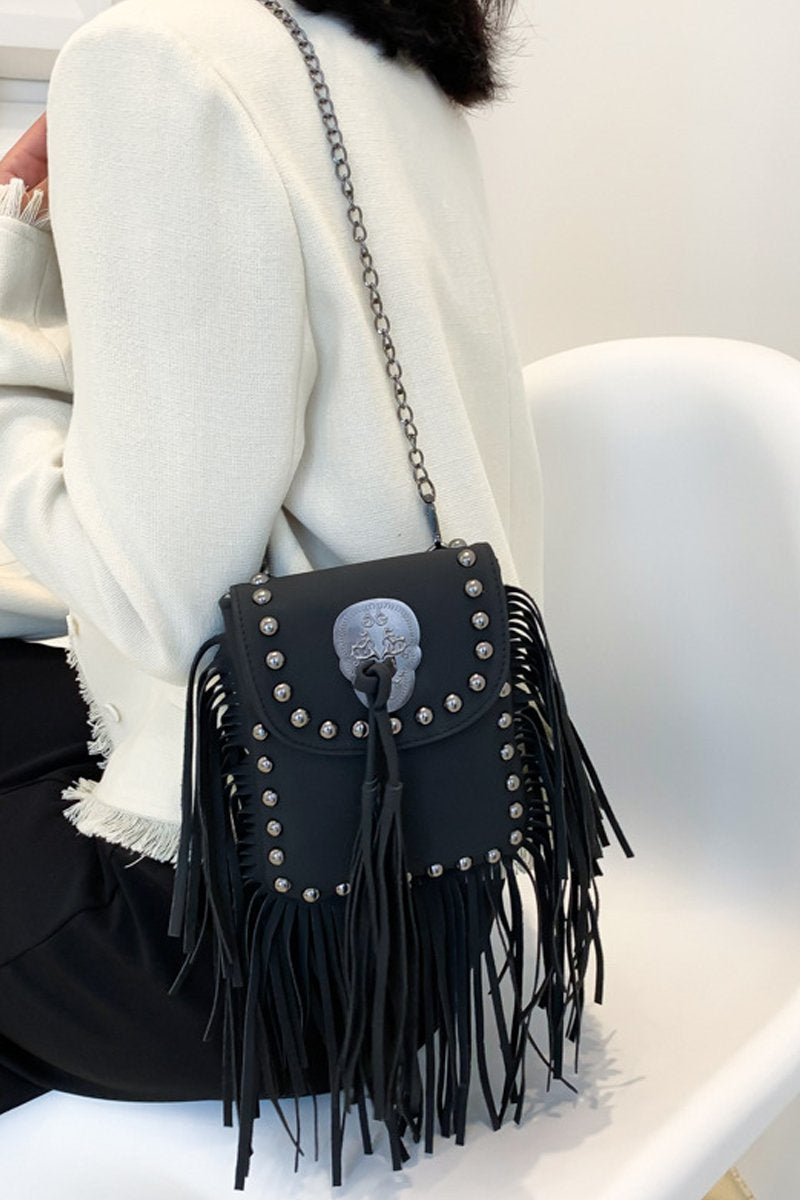 TASSEL POINT ONE SHOULDER MESSENGER BAG