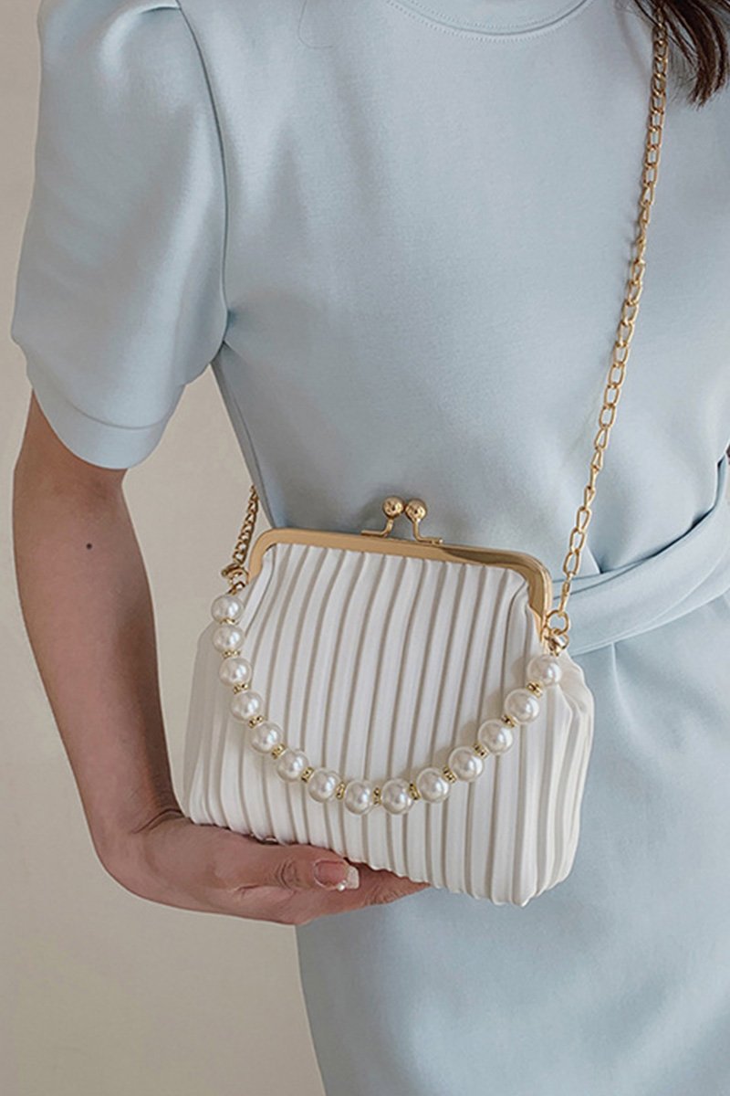 PEARL HANDLE SHELL CHAIN BAG