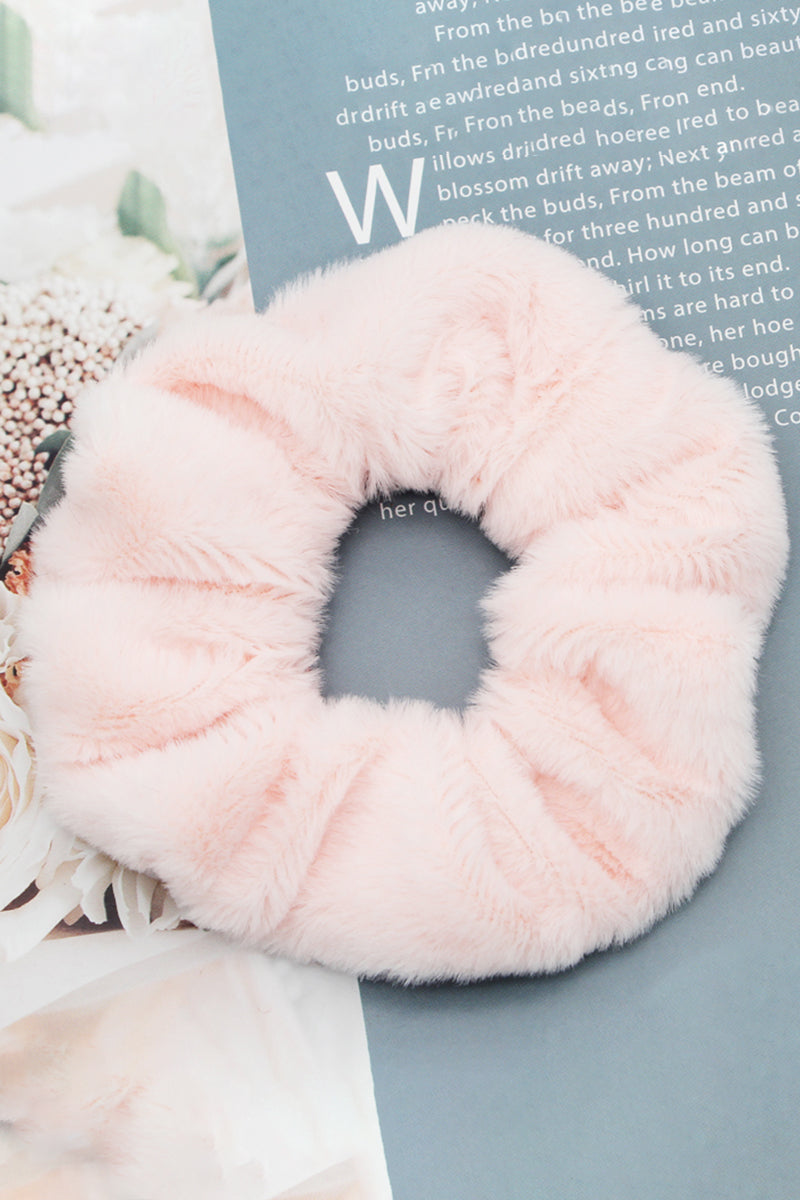 FLUFFY PLEATED SCRUNCHIE HAIR TIE