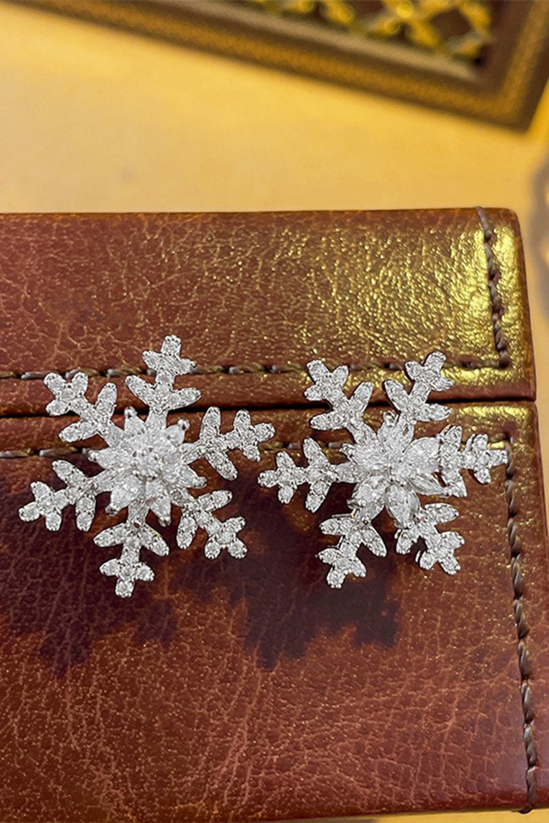 SNOW STUD EARRINGS