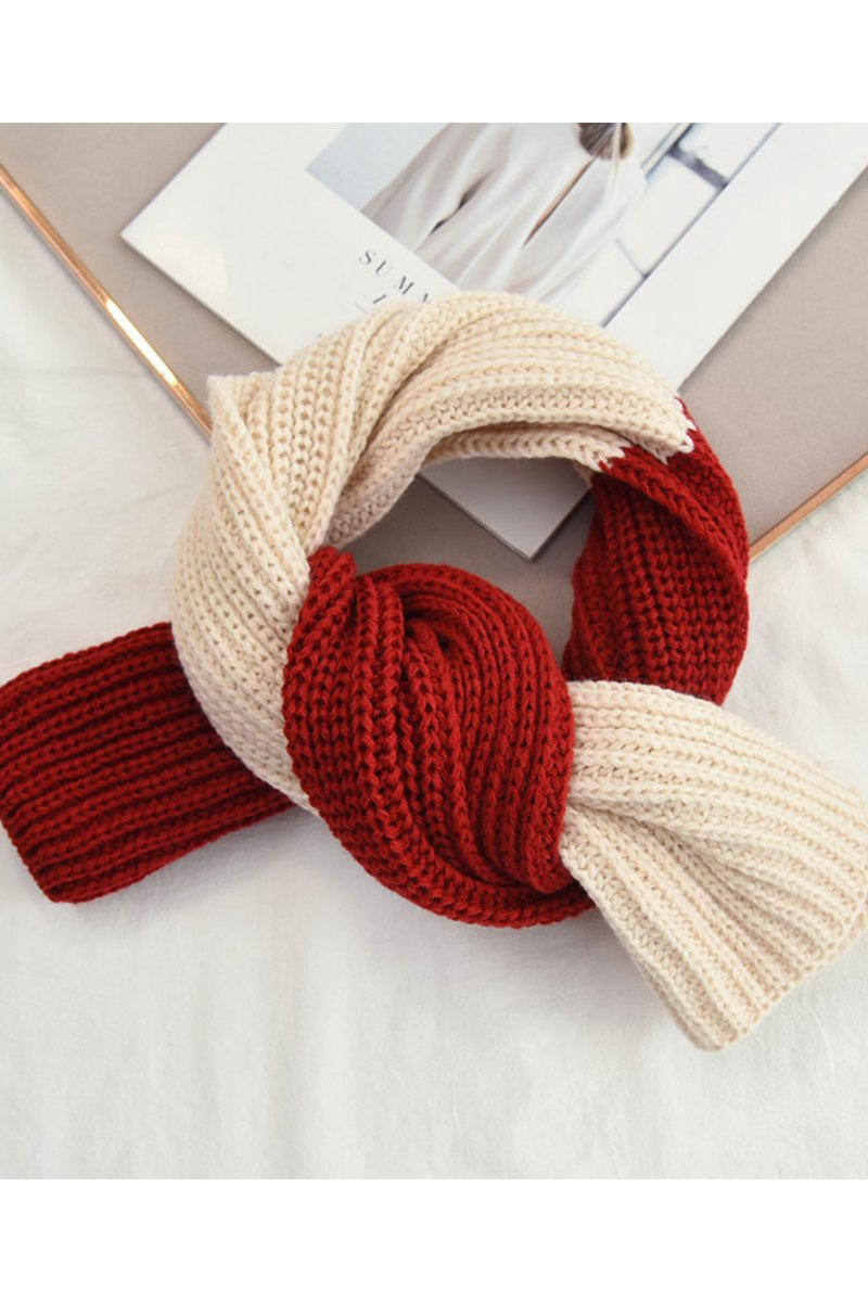 COLOR BLOCKED WAFFLE KNIT COZY SCARF