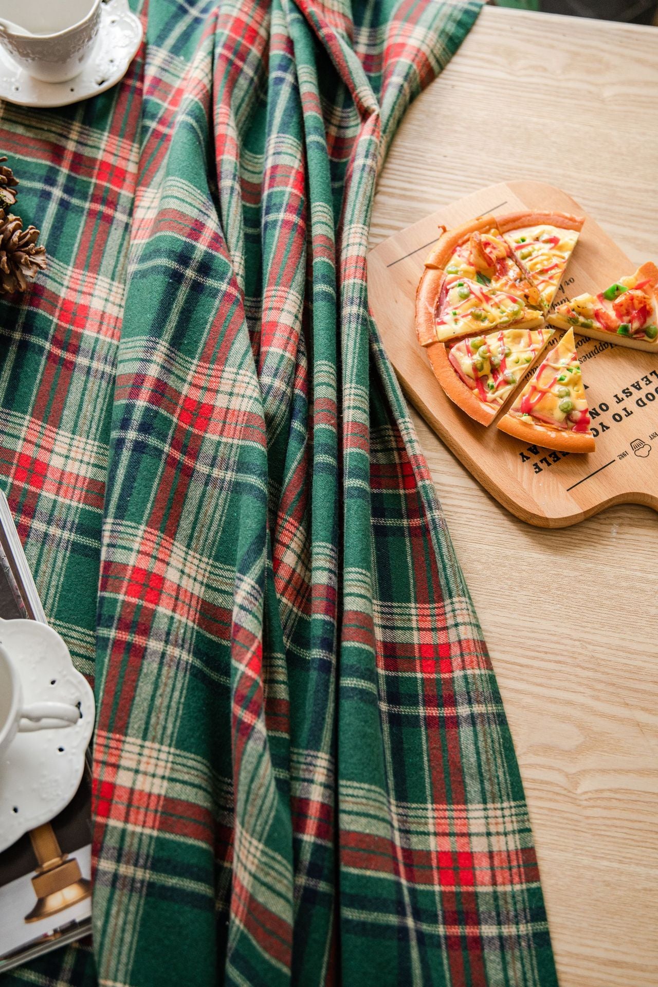 PLAID PATTERN TABLE CLOTH