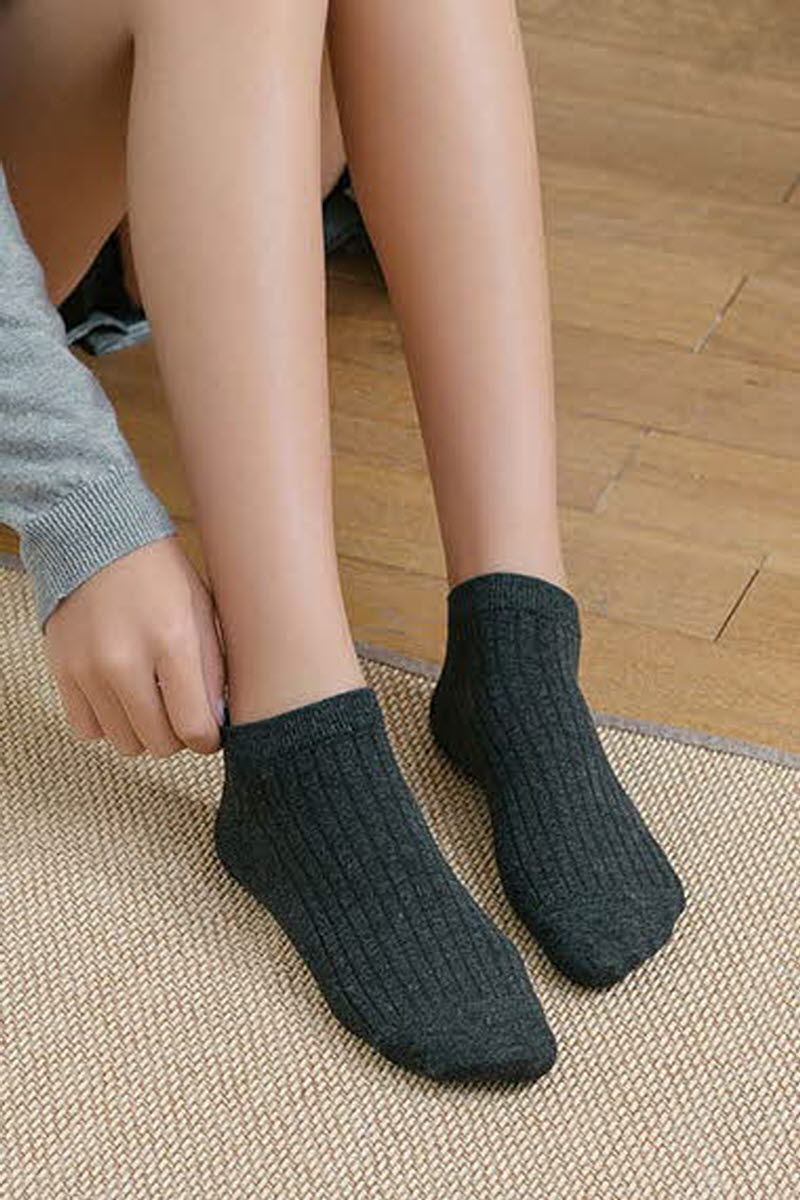 SOLID COLOR BREATHABLE COTTON SOCKS