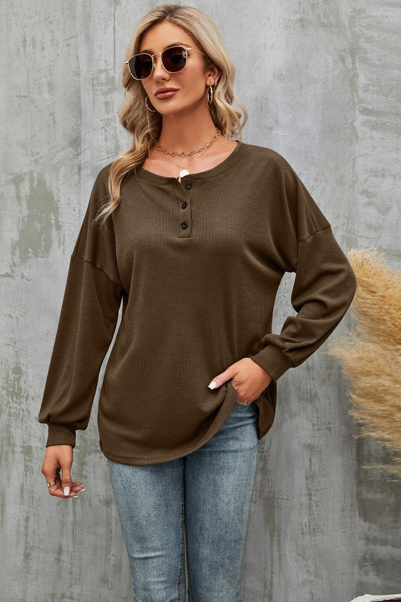 WOMEN LOOSE FIT HENLEY NECK RIBBED PULLOVER TEE