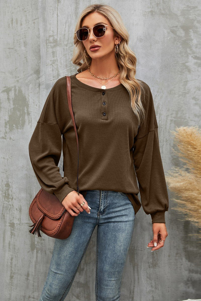 WOMEN LOOSE FIT HENLEY NECK RIBBED PULLOVER TEE