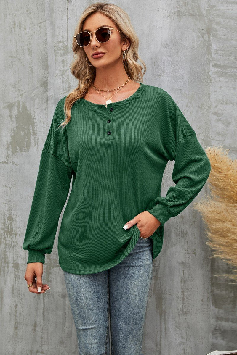 WOMEN LOOSE FIT HENLEY NECK RIBBED PULLOVER TEE