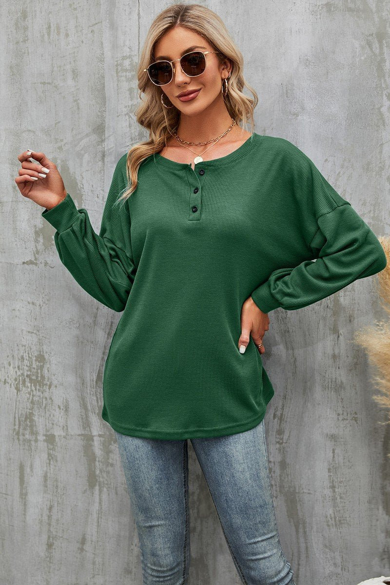 WOMEN LOOSE FIT HENLEY NECK RIBBED PULLOVER TEE