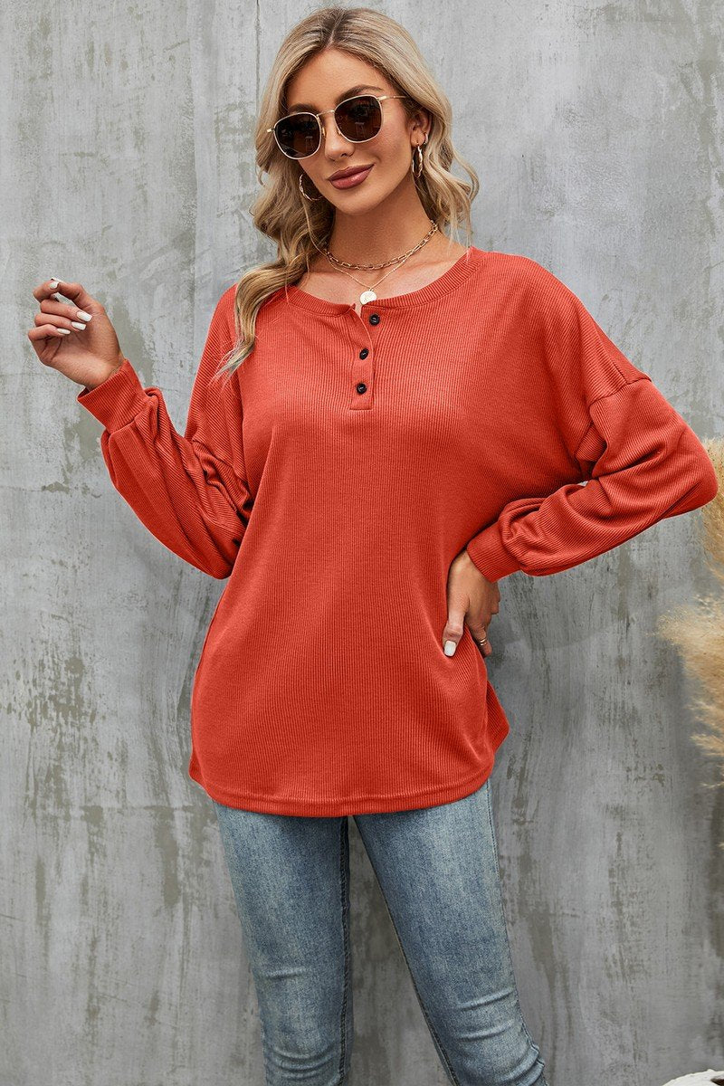 WOMEN LOOSE FIT HENLEY NECK RIBBED PULLOVER TEE