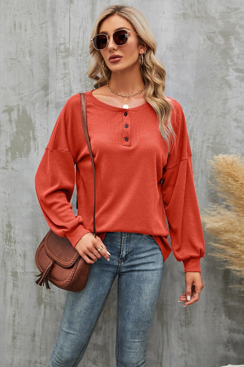 WOMEN LOOSE FIT HENLEY NECK RIBBED PULLOVER TEE